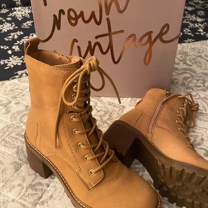 Crown Vintage Yuliana Boots